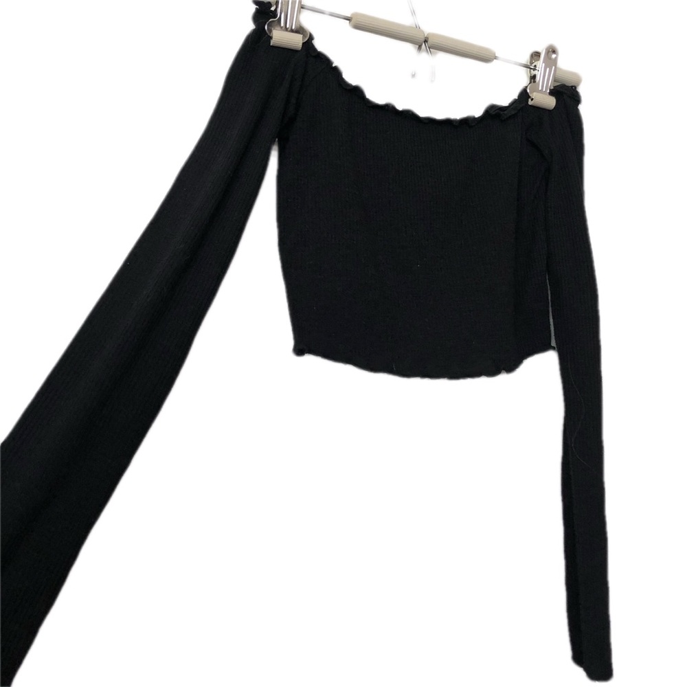 Off the Shoulder Lettuce Edge Top